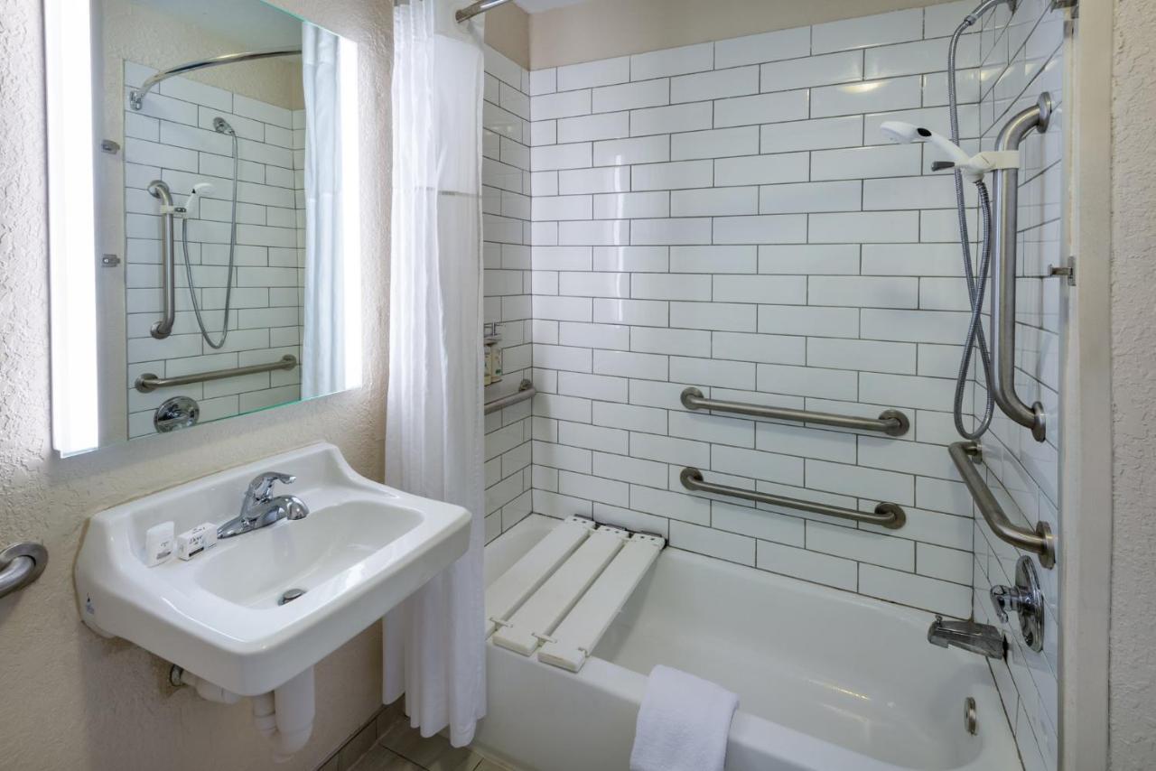Candlewood Suites Chesapeake-Suffolk By Ihg Екстер'єр фото